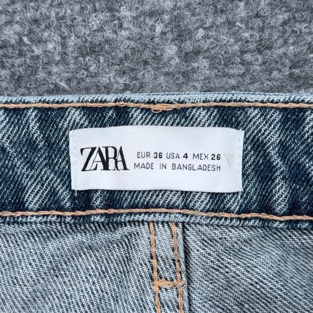 Zara Distressed Mom Jeans Women 4 Cotton Blue‎ High Rise Ripped Denims